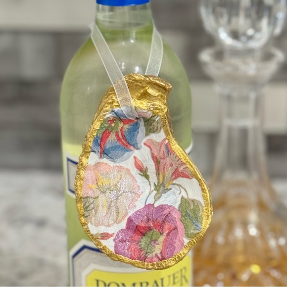 Hand Crafted Morning Glory Oyster Shell Ornament Wine Bottle Decor - Picture 1 of 4